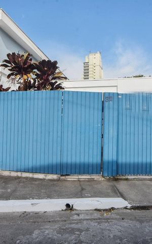 Casa à venda com 360m², 3 quartos e 6 vagasCasa