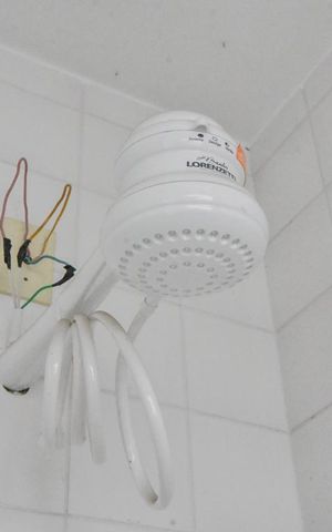 Casa à venda com 360m², 3 quartos e 6 vagasBanheiro 01 Externo
