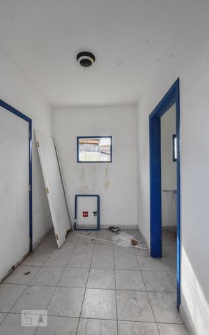Casa à venda com 360m², 3 quartos e 6 vagasQuarto 01 externo