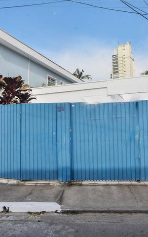 Casa à venda com 360m², 3 quartos e 6 vagasCasa