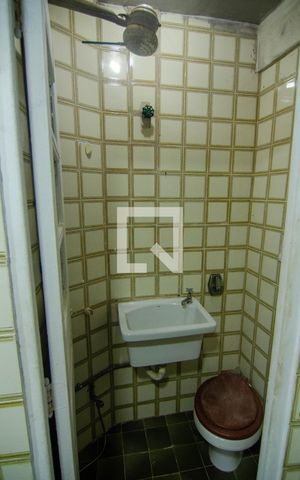 Apartamento à venda com 52m², 1 quarto e sem vaga Apartamento à venda com 52m², 1 quarto e sem vagaBanheiro de Serviço