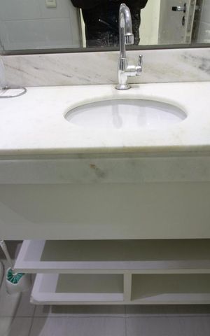 Apartamento à venda com 55m², 2 quartos e 1 vaga Apartamento à venda com 55m², 2 quartos e 1 vagaDetalhe banheiro