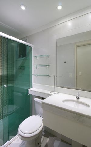 Apartamento à venda com 55m², 2 quartos e 1 vaga Apartamento à venda com 55m², 2 quartos e 1 vagaBanheiro