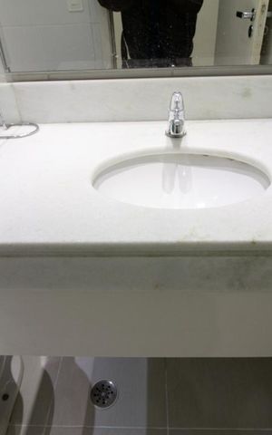 Apartamento à venda com 55m², 2 quartos e 1 vaga Apartamento à venda com 55m², 2 quartos e 1 vagaDetalhe banheiro