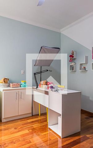 Casa à venda com 195m², 3 quartos e 4 vagas Casa à venda com 195m², 3 quartos e 4 vagasSuite 2