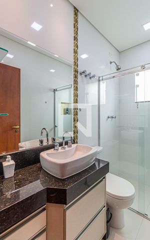 Casa à venda com 195m², 3 quartos e 4 vagas Casa à venda com 195m², 3 quartos e 4 vagasBanheiro da Suite 3