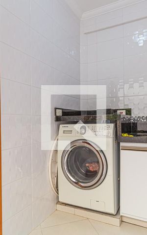 Casa à venda com 195m², 3 quartos e 4 vagas Casa à venda com 195m², 3 quartos e 4 vagasÁrea de Serviço