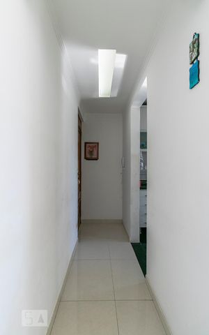 Apartamento à venda com 65m², 2 quartos e 1 vagaEntrada