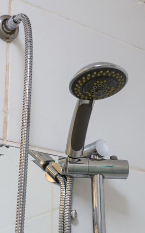 Apartamento à venda com 62m², 2 quartos e 1 vaga Apartamento à venda com 62m², 2 quartos e 1 vagaChuveiro