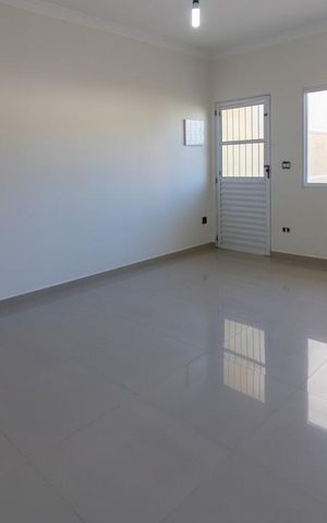 Casa à venda com 135m², 3 quartos e 4 vagas Casa à venda com 135m², 3 quartos e 4 vagasSala