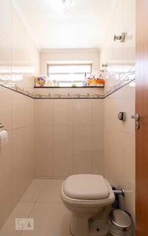 Casa à venda com 295m², 4 quartos e 3 vagas Casa à venda com 295m², 4 quartos e 3 vagasLavabo