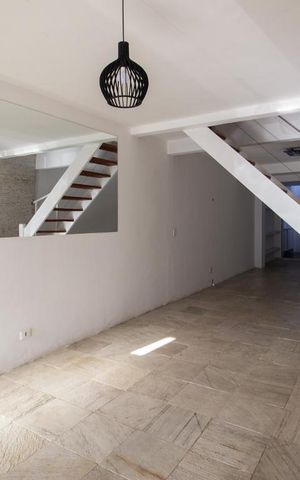 Casa de condomínio à venda com 140m², 2 quartos e 2 vagas Casa de condomínio à venda com 140m², 2 quartos e 2 vagasSala
