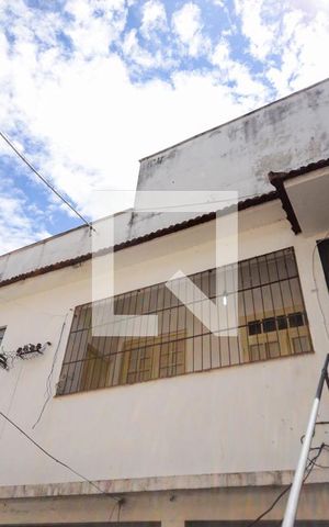 Casa à venda com 140m², 2 quartos e sem vaga Casa à venda com 140m², 2 quartos e sem vagaFachada