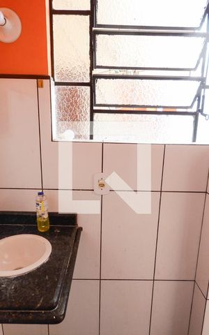 Casa à venda com 140m², 2 quartos e sem vaga Casa à venda com 140m², 2 quartos e sem vagaBanheiro da Suíte