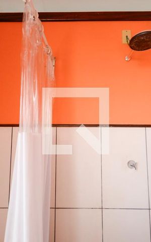 Casa à venda com 140m², 2 quartos e sem vaga Casa à venda com 140m², 2 quartos e sem vagaBanheiro da Suíte