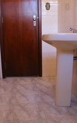 Casa à venda com 200m², 4 quartos e 2 vagasBanheiro Quarto 4 - Suíte