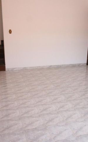 Casa à venda com 200m², 4 quartos e 2 vagasSala