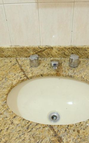 Casa à venda com 200m², 4 quartos e 2 vagasBanheiro 1