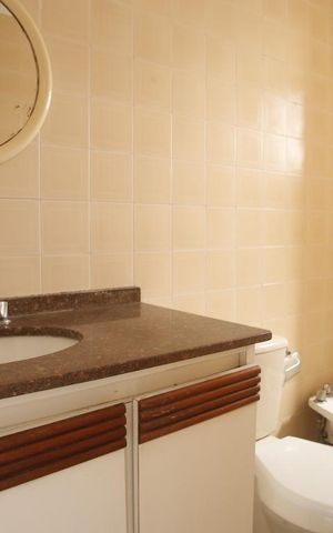 Apartamento para alugar com 100m², 3 quartos e 2 vagasBanheiro da Suíte