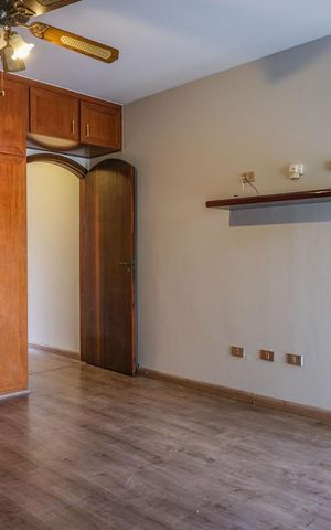 Casa para alugar com 110m², 2 quartos e 2 vagas Casa para alugar com 110m², 2 quartos e 2 vagasSuíte