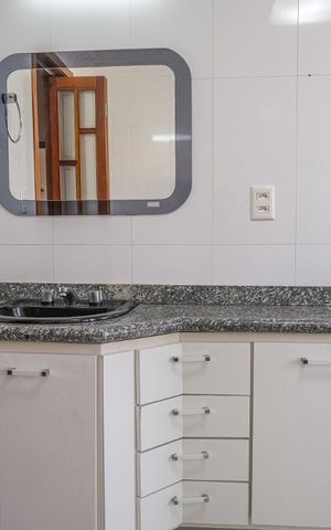 Casa para alugar com 110m², 2 quartos e 2 vagas Casa para alugar com 110m², 2 quartos e 2 vagasBanheiro da suíte