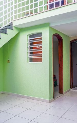 Casa para alugar com 110m², 2 quartos e 2 vagas Casa para alugar com 110m², 2 quartos e 2 vagasÁrea externa