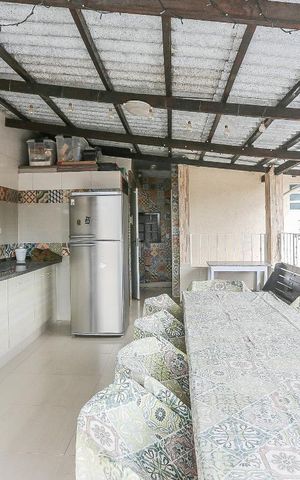 Casa de condomínio à venda com 320m², 4 quartos e 2 vagas Casa de condomínio à venda com 320m², 4 quartos e 2 vagasTerraço com Churrasqueira