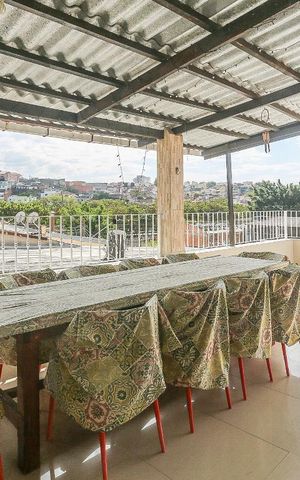 Casa de condomínio à venda com 320m², 4 quartos e 2 vagas Casa de condomínio à venda com 320m², 4 quartos e 2 vagasTerraço com Churrasqueira