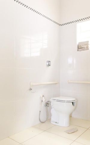 Casa para alugar com 190m², 2 quartos e 4 vagasBanheiro Social