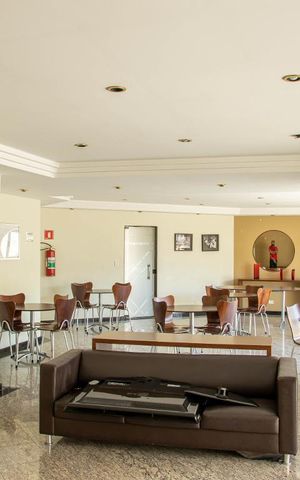 Apartamento à venda com 130m², 3 quartos e 2 vagas Apartamento à venda com 130m², 3 quartos e 2 vagasÁrea comum - Salão de festas