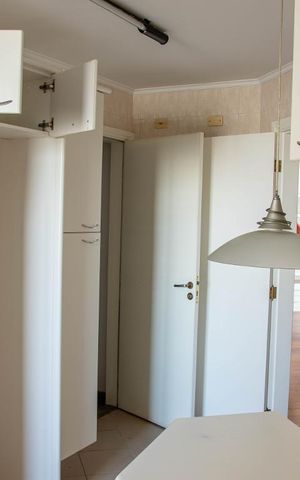 Apartamento à venda com 130m², 3 quartos e 2 vagas Apartamento à venda com 130m², 3 quartos e 2 vagasCozinha