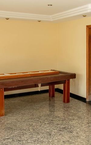 Apartamento à venda com 130m², 3 quartos e 2 vagas Apartamento à venda com 130m², 3 quartos e 2 vagasSalão de jogos