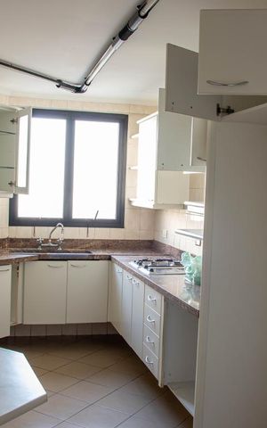 Apartamento à venda com 130m², 3 quartos e 2 vagas Apartamento à venda com 130m², 3 quartos e 2 vagasCozinha