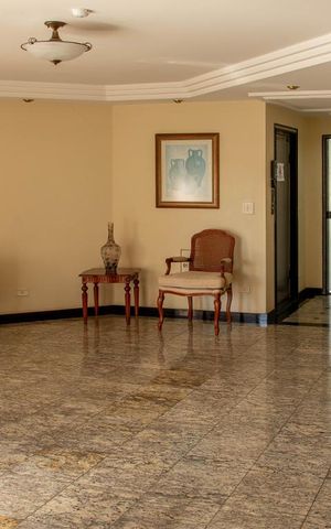Apartamento à venda com 130m², 3 quartos e 2 vagas Apartamento à venda com 130m², 3 quartos e 2 vagasHall de Entrada