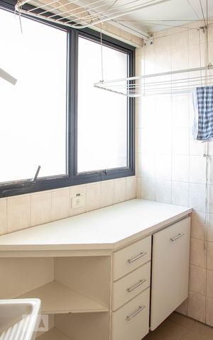 Apartamento à venda com 130m², 3 quartos e 2 vagas Apartamento à venda com 130m², 3 quartos e 2 vagasÁrea de Serviço