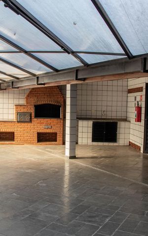 Apartamento à venda com 130m², 3 quartos e 2 vagas Apartamento à venda com 130m², 3 quartos e 2 vagasÁrea comum - Churrasqueira