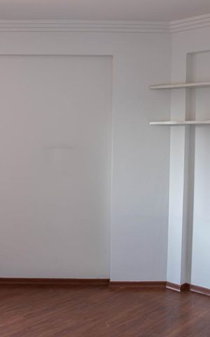 Apartamento à venda com 130m², 3 quartos e 2 vagas Apartamento à venda com 130m², 3 quartos e 2 vagassuíte