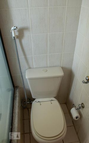 Apartamento à venda com 130m², 3 quartos e 2 vagas Apartamento à venda com 130m², 3 quartos e 2 vagassuíte