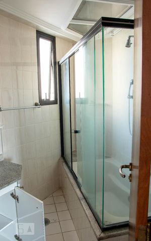 Apartamento à venda com 130m², 3 quartos e 2 vagas Apartamento à venda com 130m², 3 quartos e 2 vagassuíte