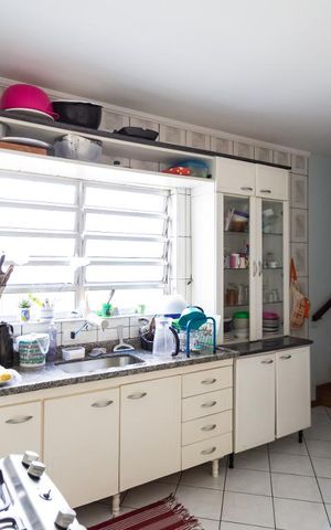 Casa à venda com 162m², 3 quartos e 2 vagas Casa à venda com 162m², 3 quartos e 2 vagasCozinha