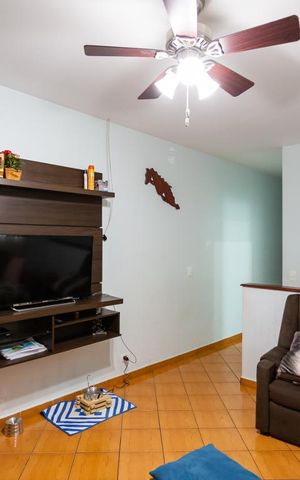 Casa à venda com 162m², 3 quartos e 2 vagas Casa à venda com 162m², 3 quartos e 2 vagasSala