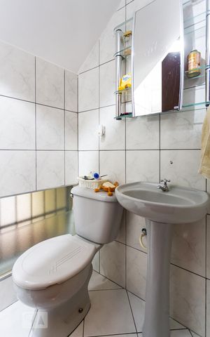 Casa à venda com 162m², 3 quartos e 2 vagas Casa à venda com 162m², 3 quartos e 2 vagasBanheiro