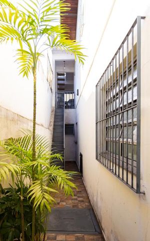 Casa à venda com 162m², 3 quartos e 2 vagas Casa à venda com 162m², 3 quartos e 2 vagasCorredor