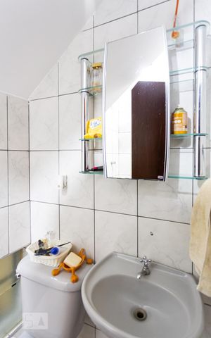 Casa à venda com 162m², 3 quartos e 2 vagas Casa à venda com 162m², 3 quartos e 2 vagasBanheiro