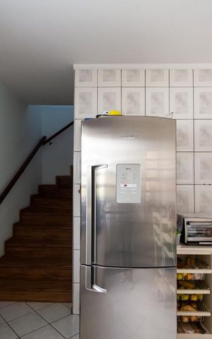 Casa à venda com 162m², 3 quartos e 2 vagas Casa à venda com 162m², 3 quartos e 2 vagasCozinha