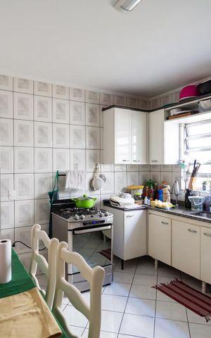 Casa à venda com 162m², 3 quartos e 2 vagas Casa à venda com 162m², 3 quartos e 2 vagasCozinha