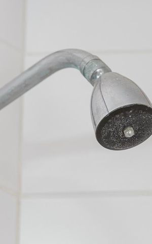 Apartamento à venda com 64m², 2 quartos e 1 vaga Apartamento à venda com 64m², 2 quartos e 1 vagaChuveiro