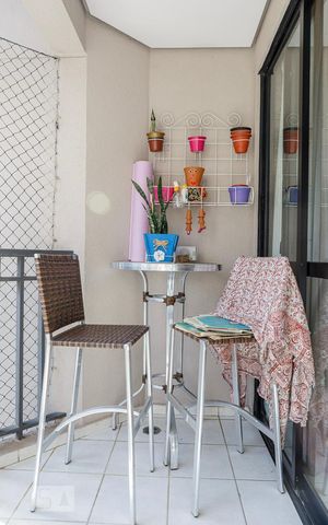 Apartamento à venda com 64m², 2 quartos e 1 vaga Apartamento à venda com 64m², 2 quartos e 1 vagaVaranda