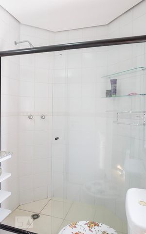 Apartamento à venda com 64m², 2 quartos e 1 vaga Apartamento à venda com 64m², 2 quartos e 1 vagaBanheiro da Suite