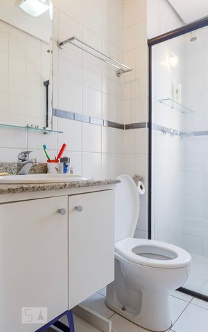 Apartamento à venda com 64m², 2 quartos e 1 vaga Apartamento à venda com 64m², 2 quartos e 1 vagaBanheiro